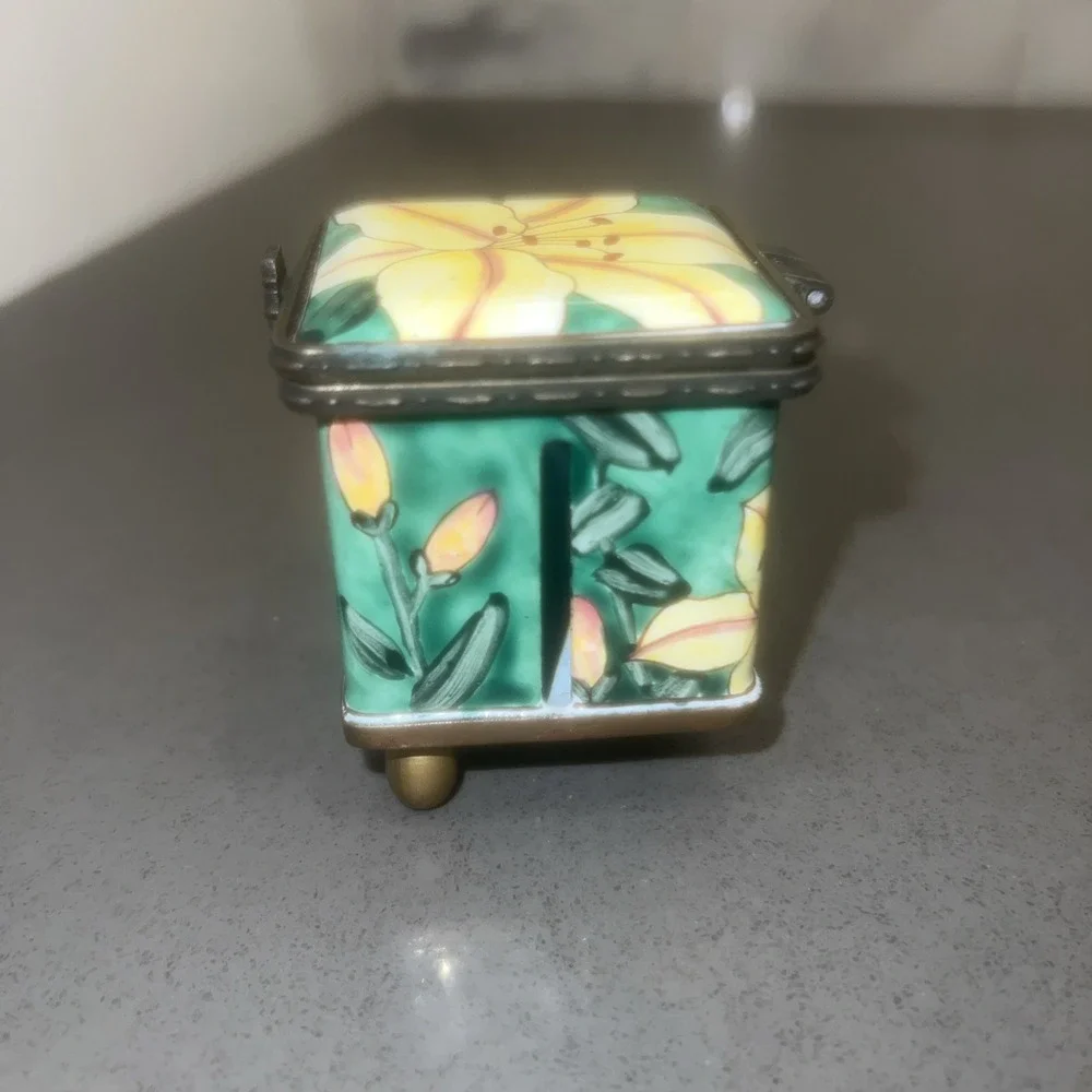2002 Kelvin Chen Enamel Hinged Flower Stamp Dispenser or Trinket Box No. 821